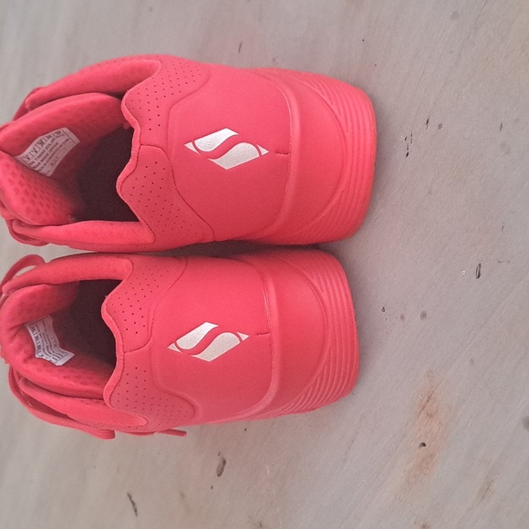 Shoes - Picture 4 of 7